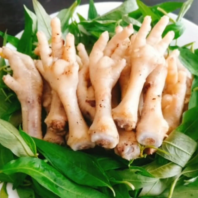 Chân gà hấp rau răm 