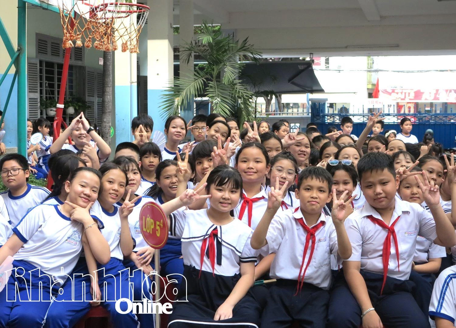 Tiếp nhận, tạo điều kiện cho học sinh tỉnh Ninh Thuận theo bố, mẹ công tác tại Khánh Hòa