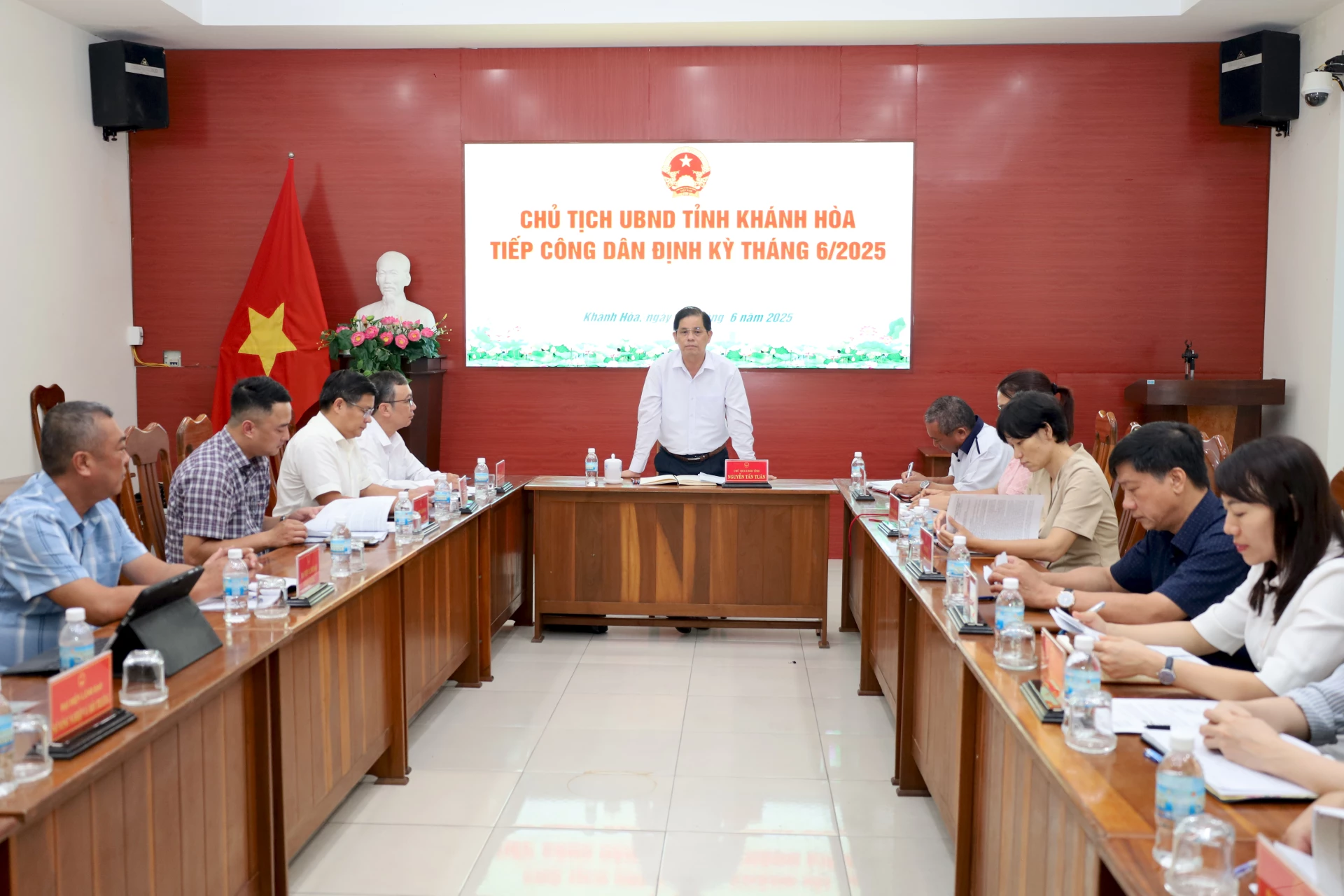 Chủ tịch UBND tỉnh Nguyễn Tấn Tuân tiếp công dân định kỳ tháng 6