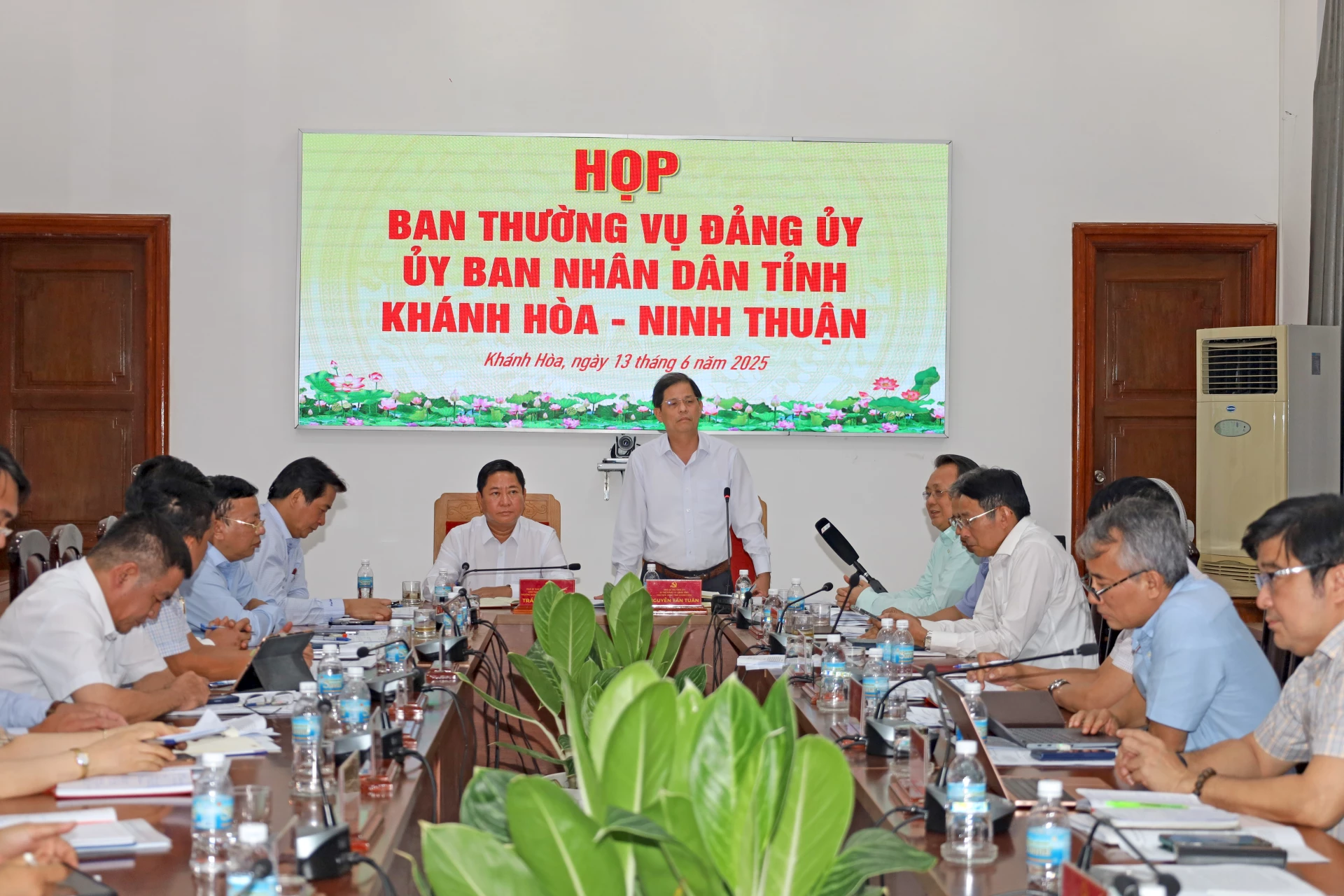 Họp Ban Thường vụ Đảng ủy UBND tỉnh Khánh Hòa và Ninh Thuận
