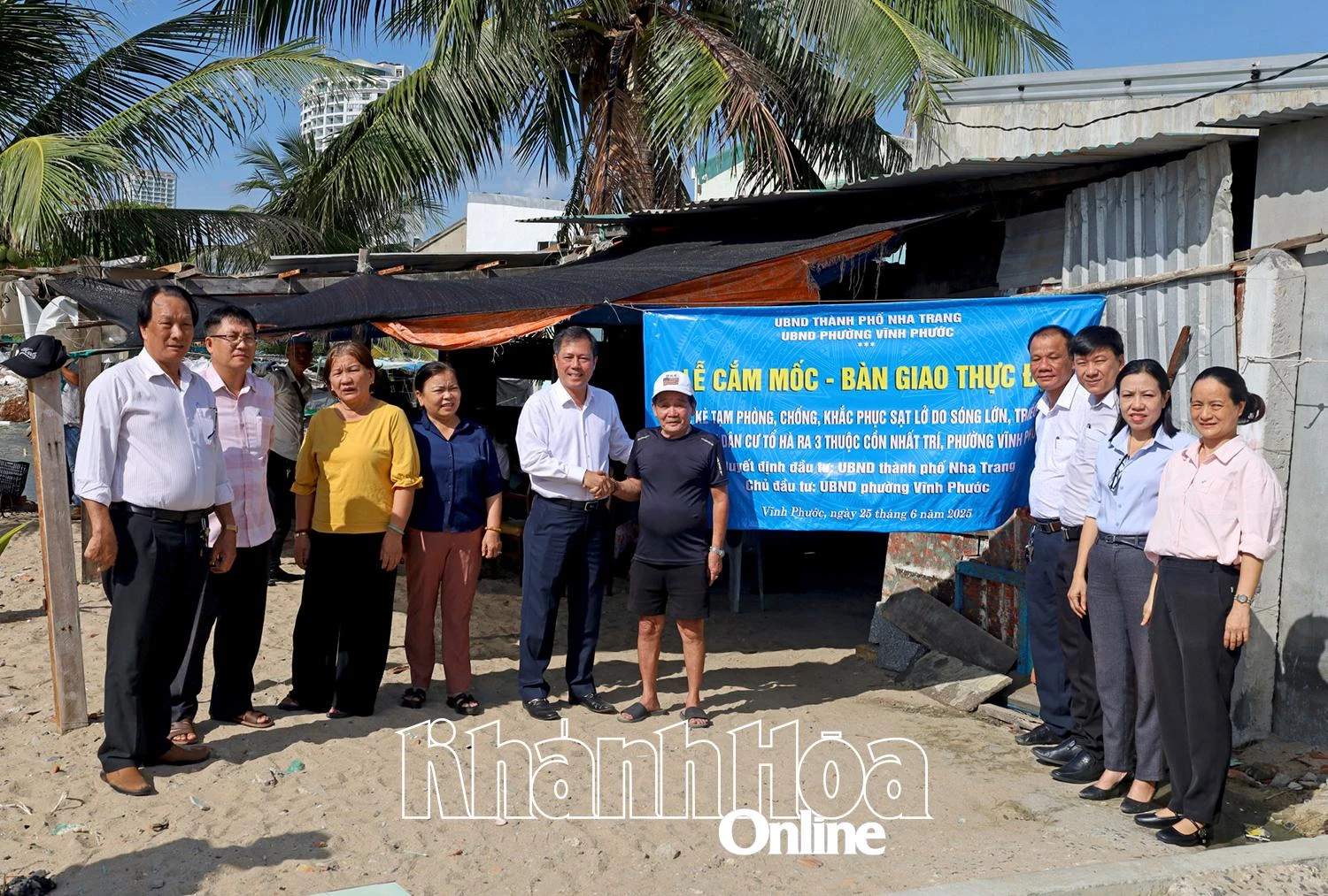 Kè tạm chắn sóng khu vực cồn Nhất Trí: Sẽ hoàn thành trước mùa mưa