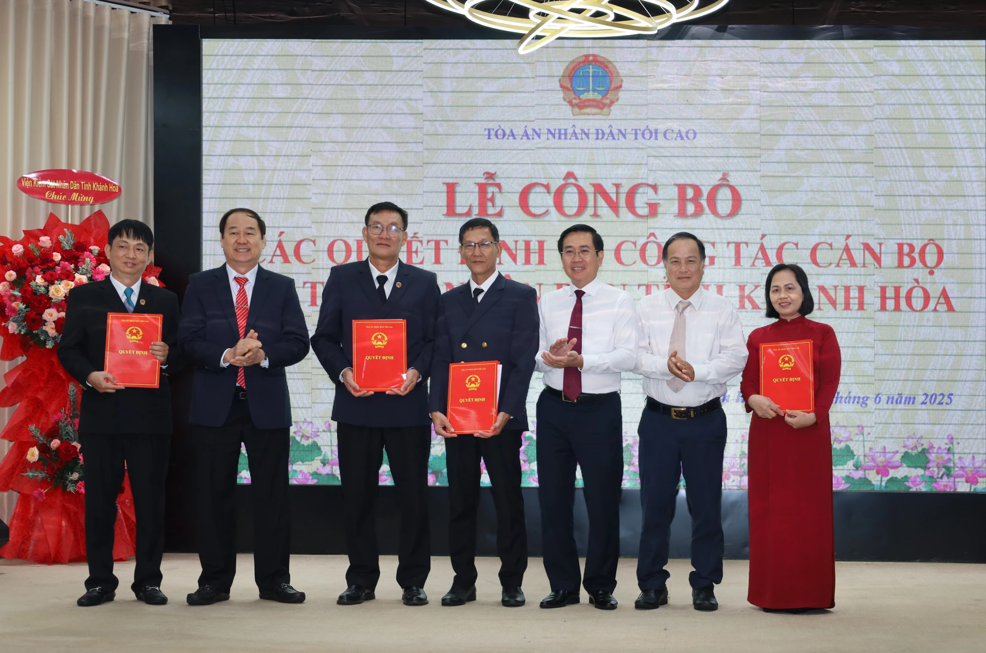 Công bố các quyết định bổ nhiệm lãnh đạo Tòa án nhân dân tỉnh Khánh Hòa