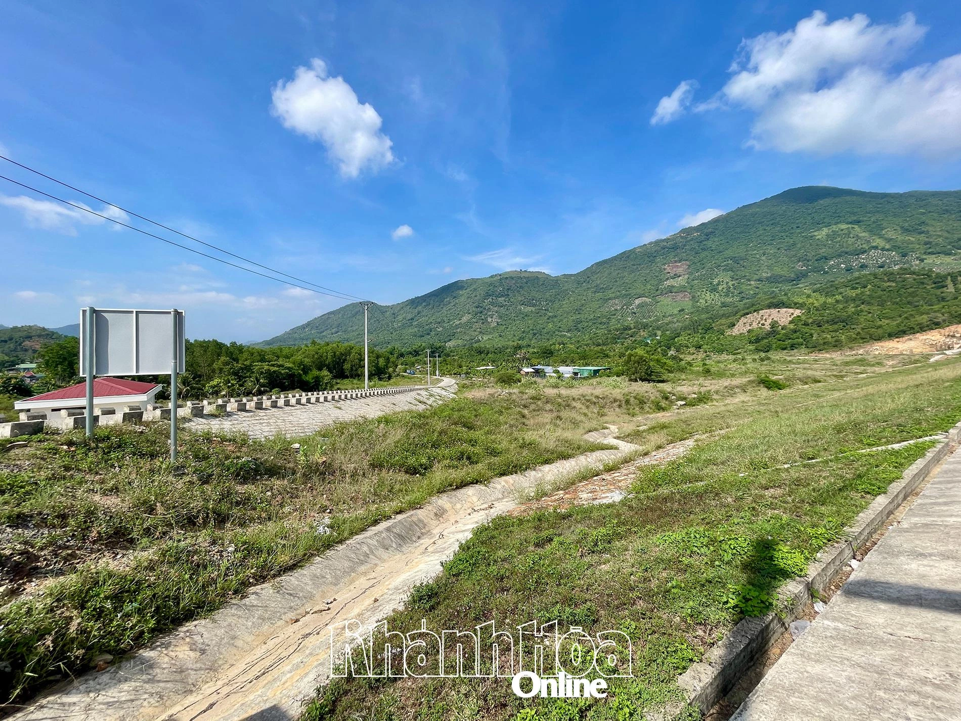 Một khu vực tại điểm thi Hồ Đắc Lộc, Vĩnh Phương.