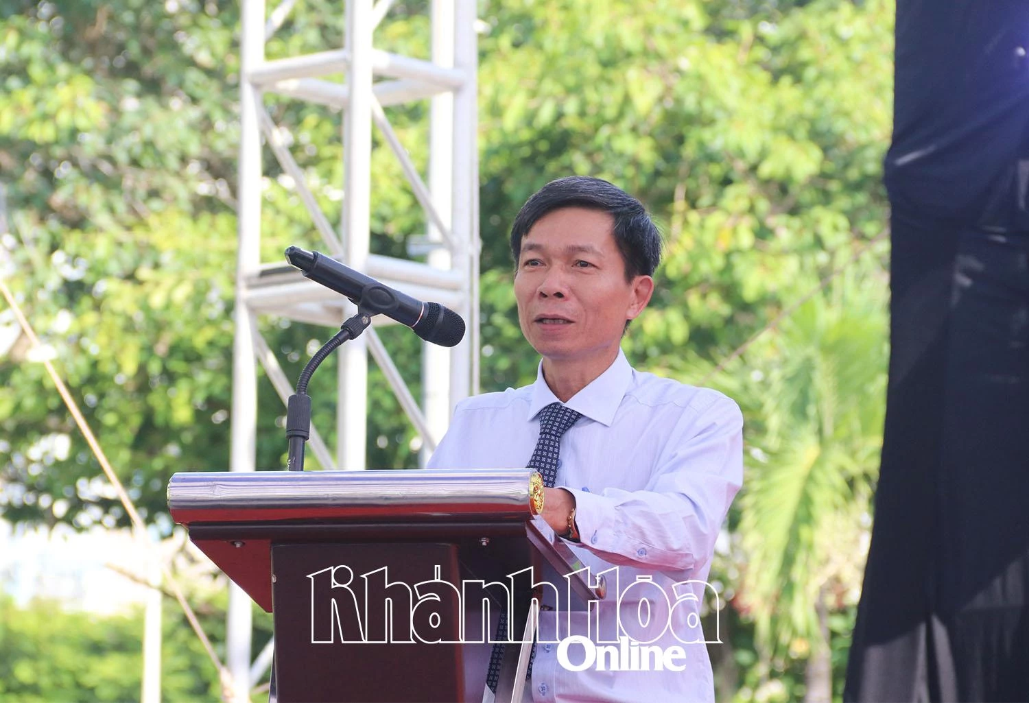 Ông Nguyễn Văn Minh - Phó Chủ tịch UBND TP. Nha Trang phát biểu khai mạc hội thi.