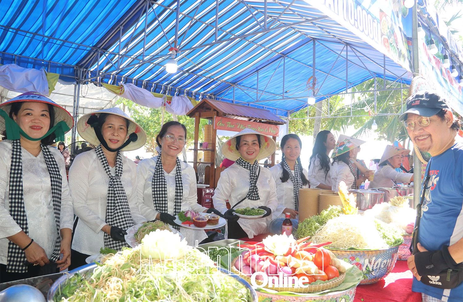 Sôi nổi Hội thi ẩm thực và gian hàng khởi nghiệp “Nha Trang xưa và nay”