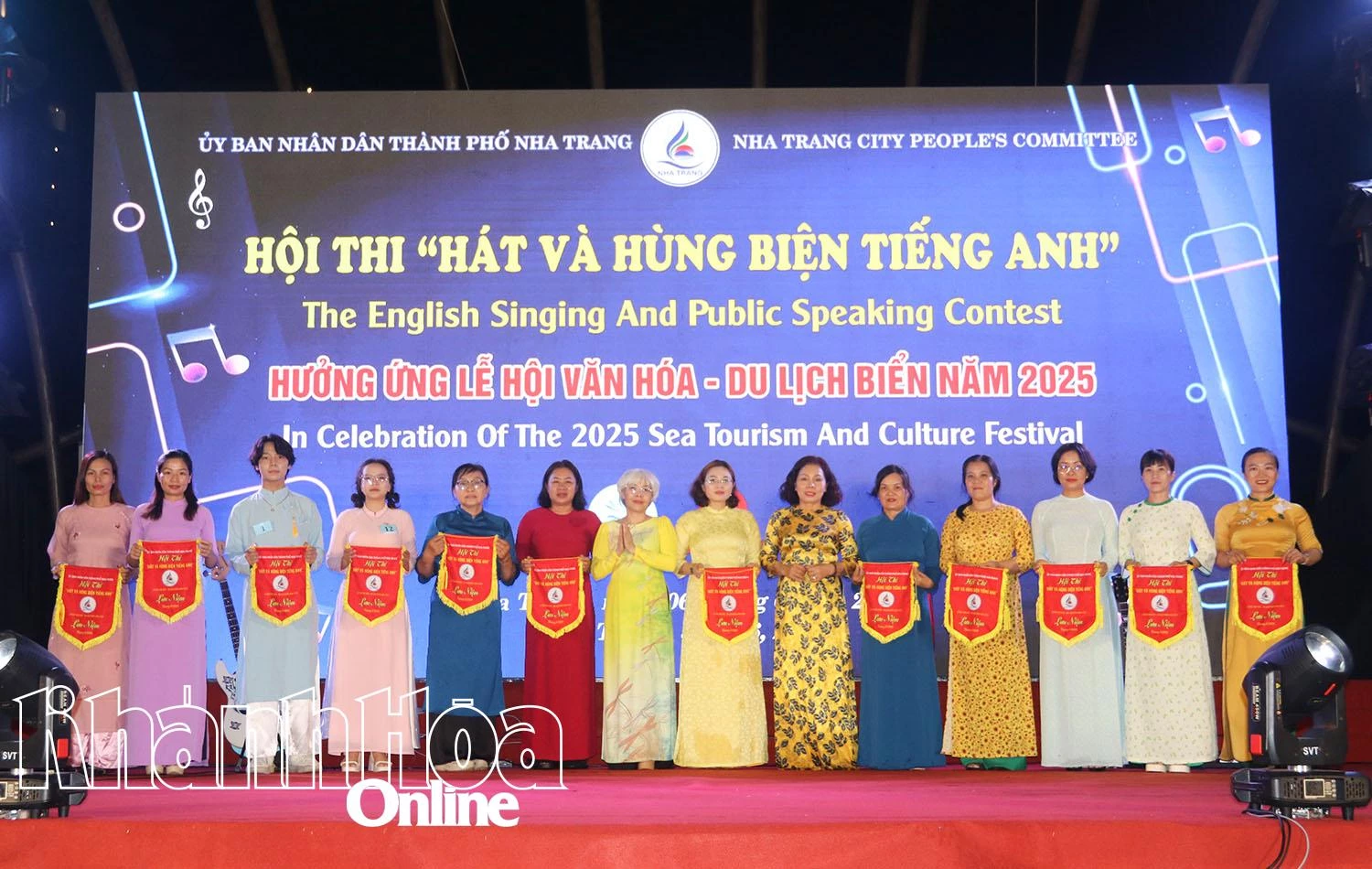 Hào hứng với hội thi “Hát và hùng biện tiếng Anh”