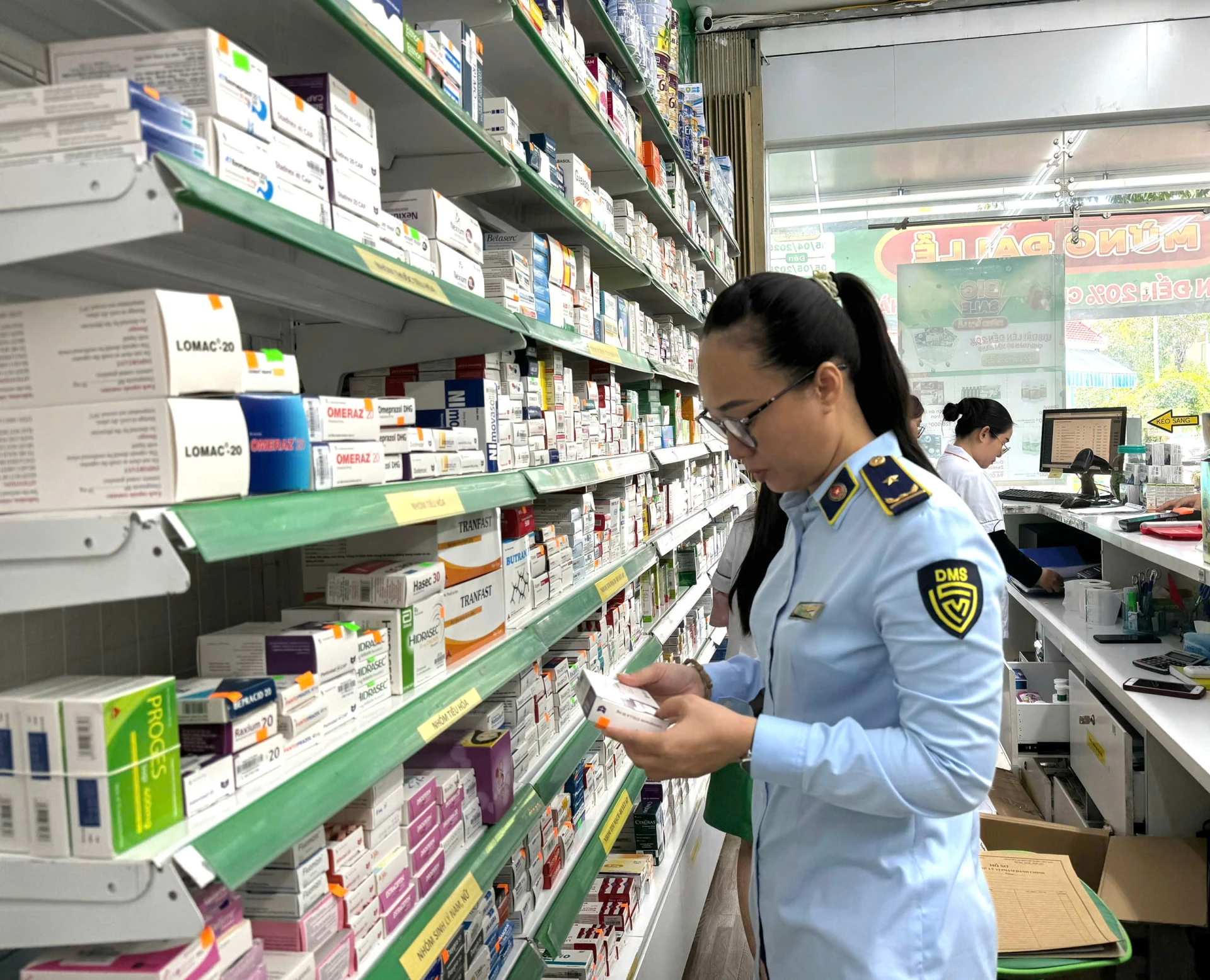 Tiếp tục đẩy mạnh cao điểm đấu tranh chống buôn lậu và hàng giả