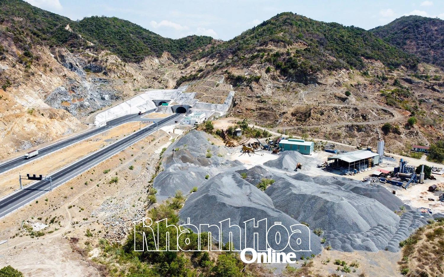 Đội Thuế liên huyện Nam Khánh Hòa kiểm soát chặt nguồn thu từ tài nguyên khoáng sản