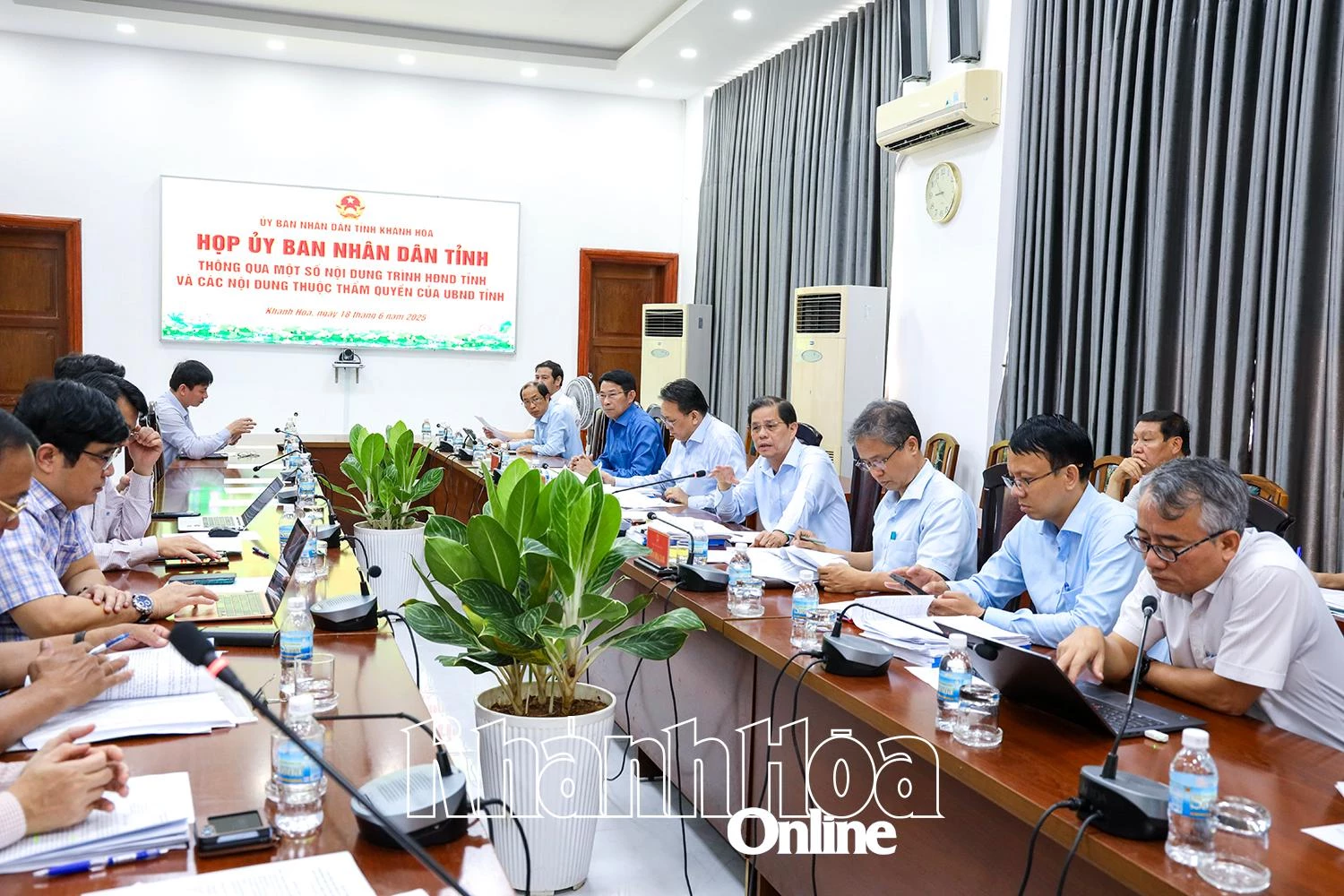 Thông qua một số nội dung trình kỳ họp thứ 18, HĐND tỉnh khóa VII