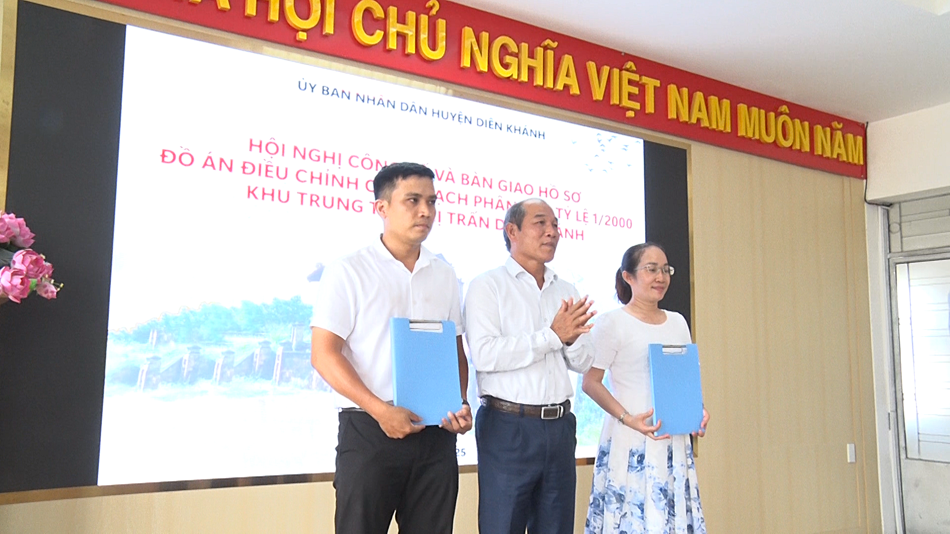 Huyện Diên Khánh: Công bố và bàn giao hồ sơ Đồ án Điều chỉnh Quy hoạch phân khu tỷ lệ 1/2000 Khu Trung tâm thị trấn Diên Khánh