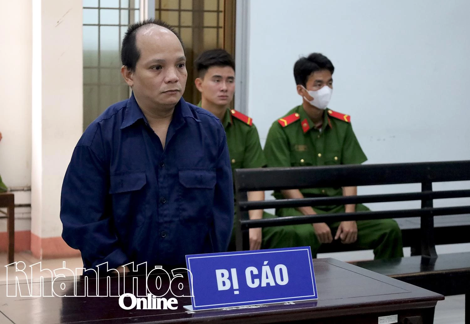 Lãnh án vì đâm người cùng làm thuê