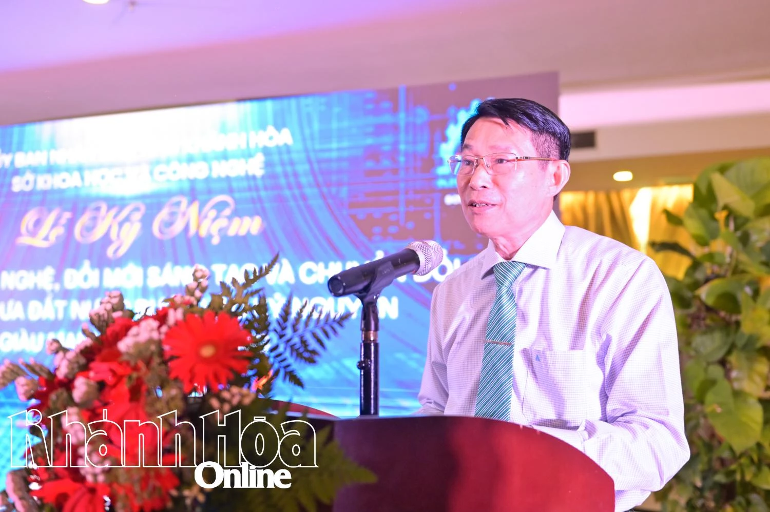 Phó Chủ tịch UBND tỉnh Đinh Văn Thiệu phát biểu tại lễ kỷ niệm.