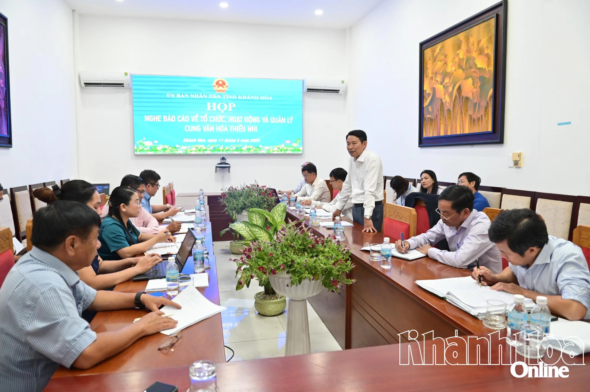 Đồng chí Đinh Văn Thiệu kết luận cuộc họp.