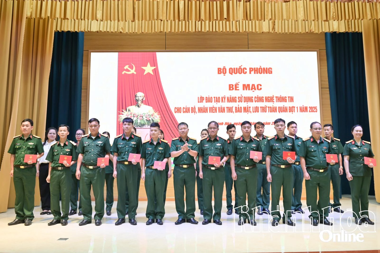 Văn phòng Bộ Quốc phòng: Bế mạc lớp đào tạo kỹ năng sử dụng công nghệ thông tin