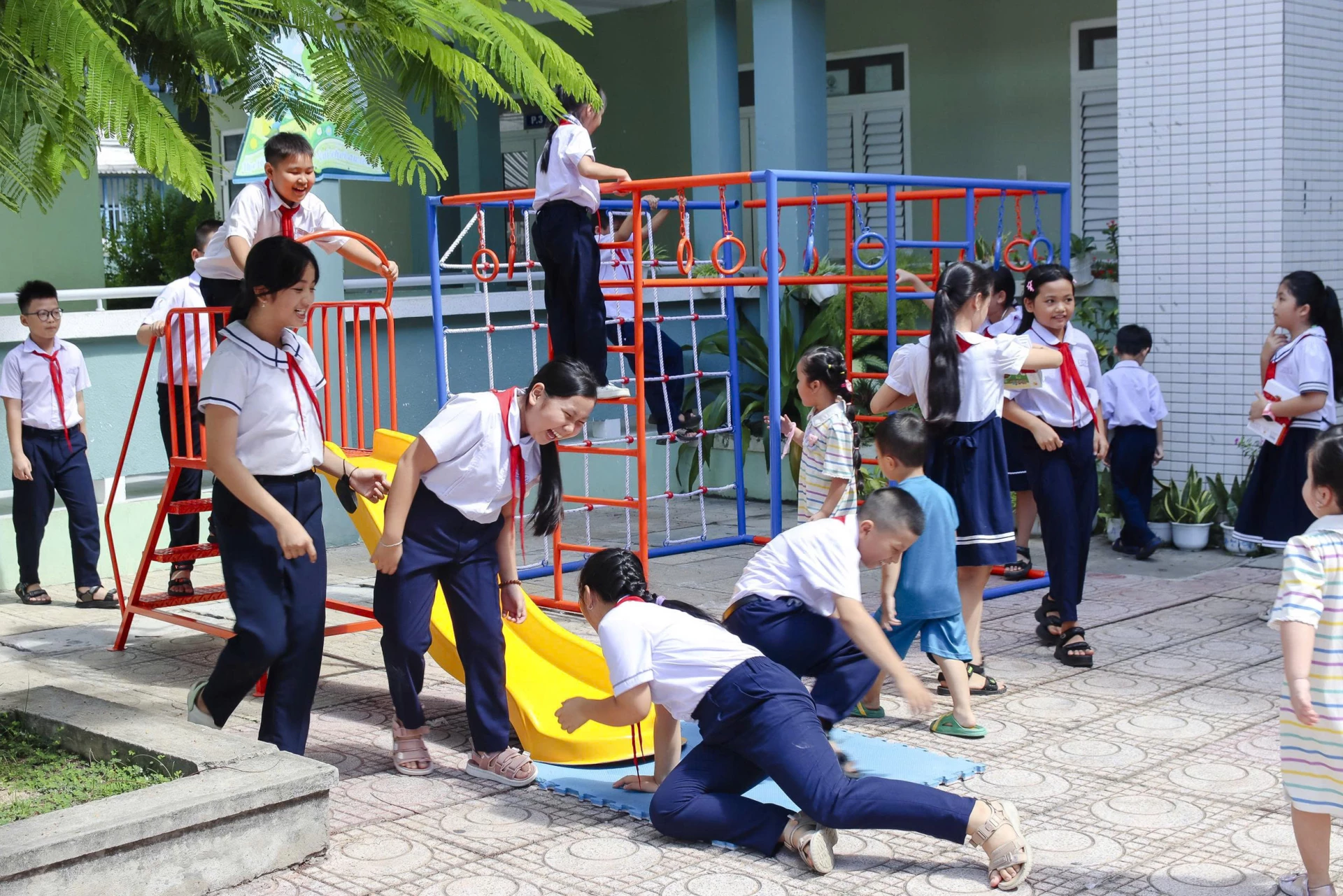 Khánh thành Khu vui chơi cho thiếu nhi tại Trường Tiểu học Vĩnh Hải 2