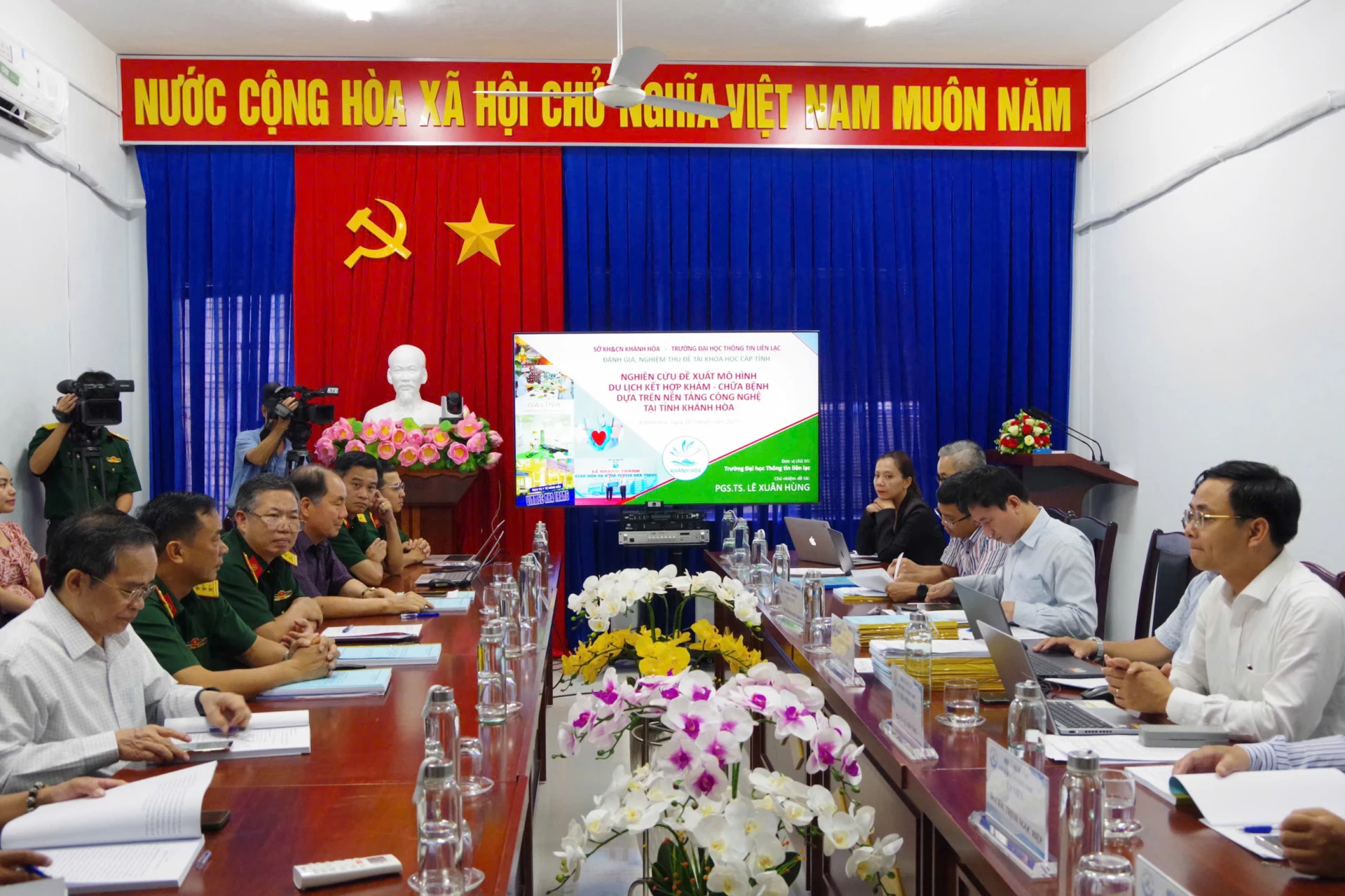 Quang cảnh buổi nghiệm thu.
