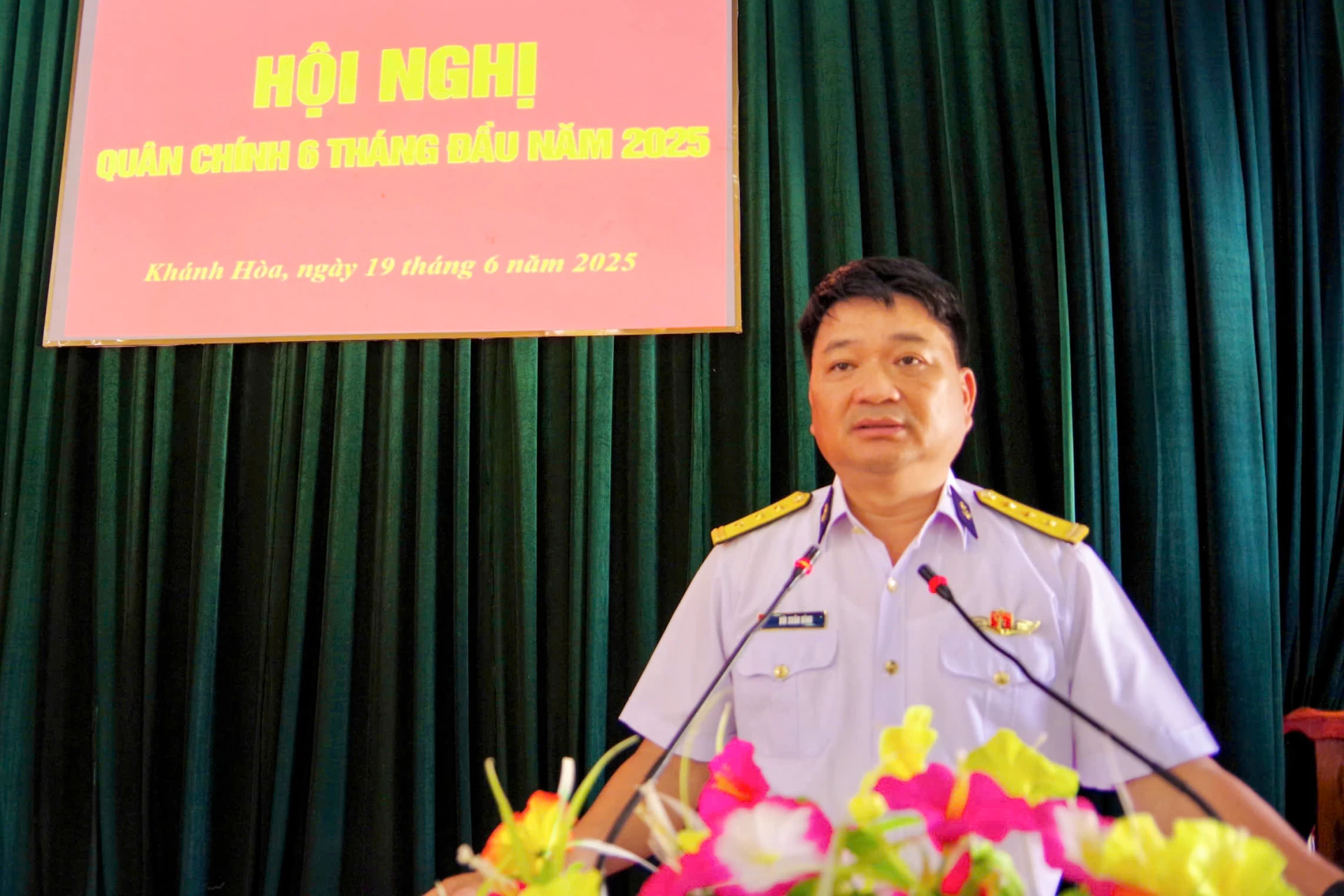 Thượng tá Bùi Xuân Bình phát biểu chỉ đạo tại hội nghị.