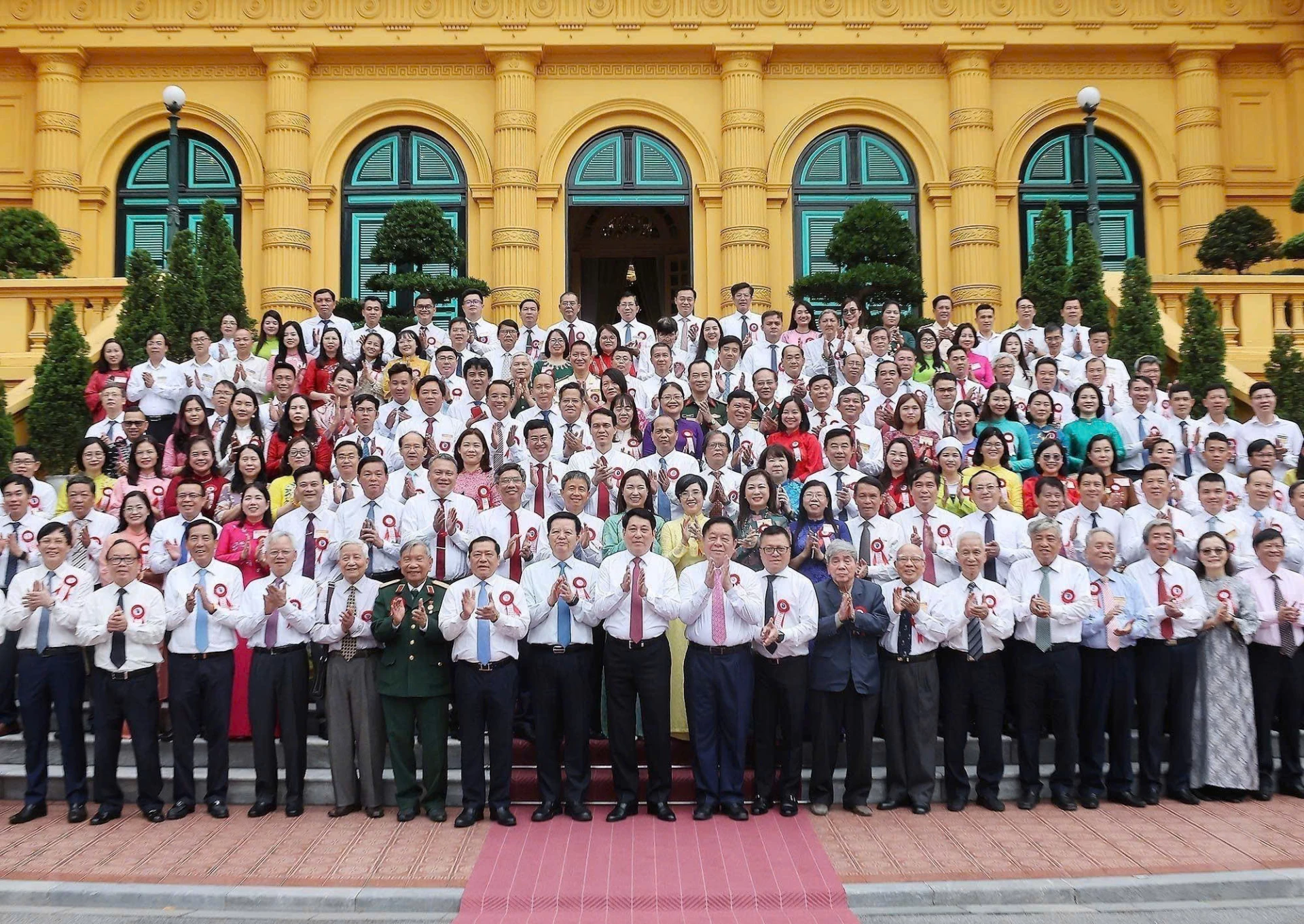 Chủ tịch nước Lương Cường gặp mặt, tuyên dương 150 nhà báo, người làm báo tiêu biểu