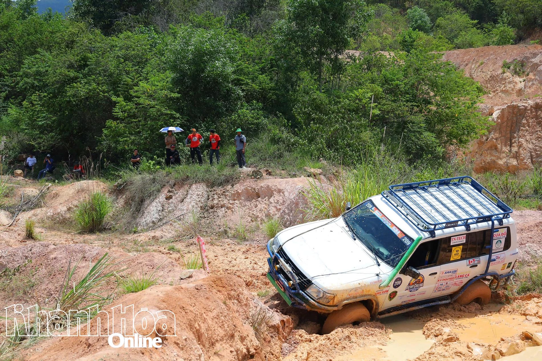 Xe hạng nâng cấp gặp sự cố trong bài thi.