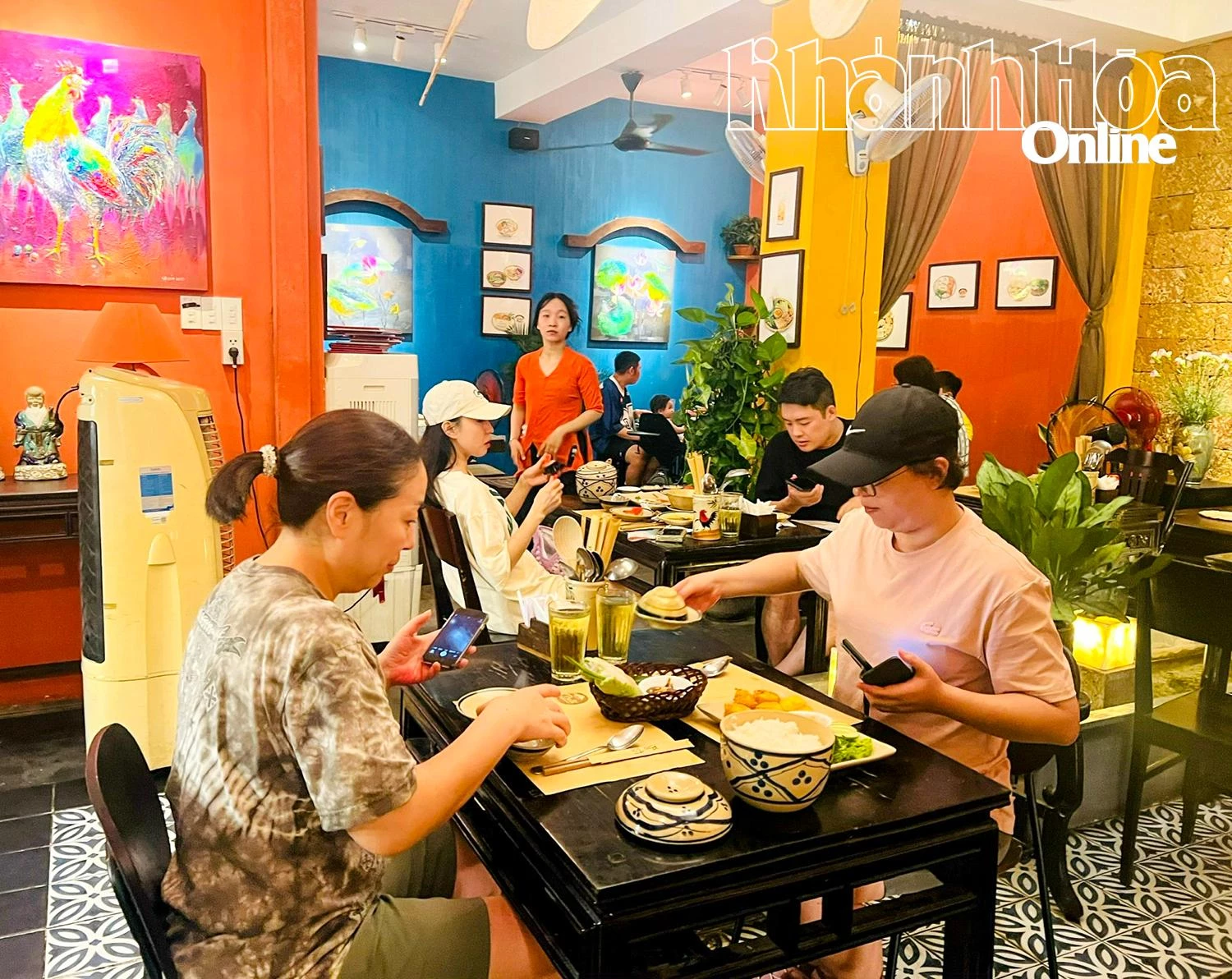 Sống chậm giữa phố biển 