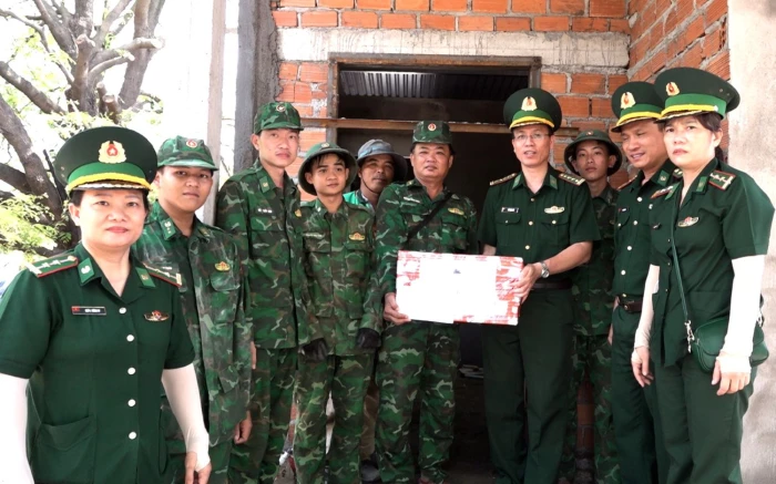 Bộ đội Biên phòng tỉnh động viên lực lượng xây nhà cho gia đình chính sách