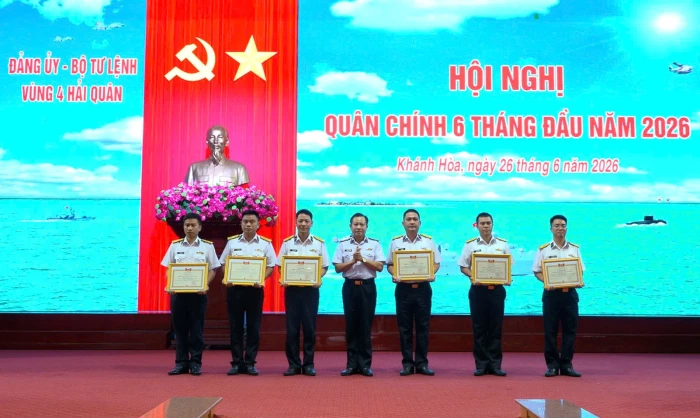 Vùng 4 Hải quân tổ chức hội nghị quân chính 6 tháng đầu năm