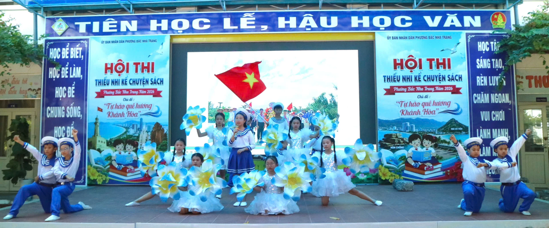 Tiết mục của đội thi đến từ Trường Tiểu học Vĩnh Hải 1.