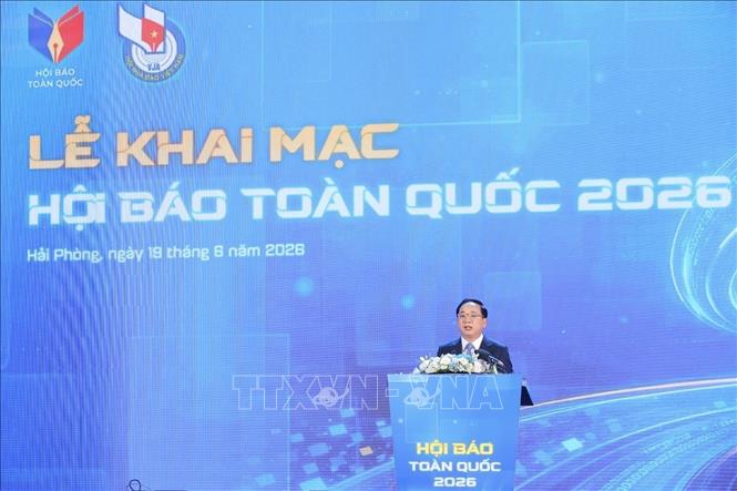 Đồng chí Trịnh Văn Quyết, Ủy viên Bộ Chính trị, Bí thư Trung ương Đảng, Trưởng Ban Tuyên giáo và Dân vận Trung ương phát biểu tại lễ khai mạc Hội báo toàn quốc 2026. Ảnh: Minh Quyết/ TTXVN
