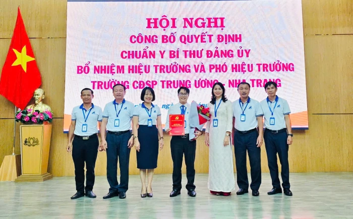 Kiện toàn Ban Giám hiệu Trường Cao đẳng Sư phạm Trung ương - Nha Trang