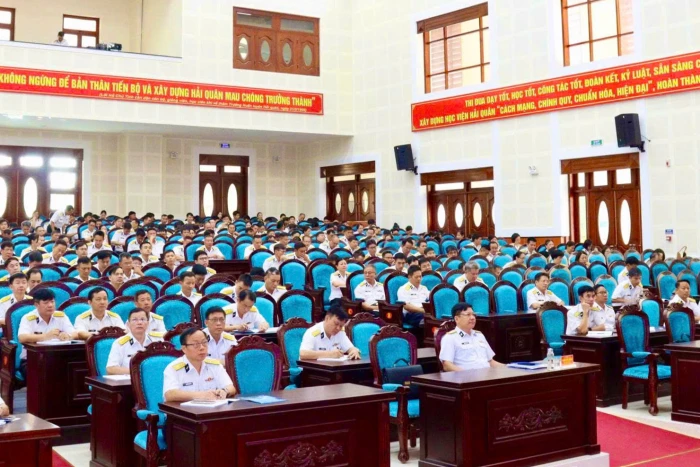 Học viện Hải quân phối hợp phổ biến, giáo dục pháp luật