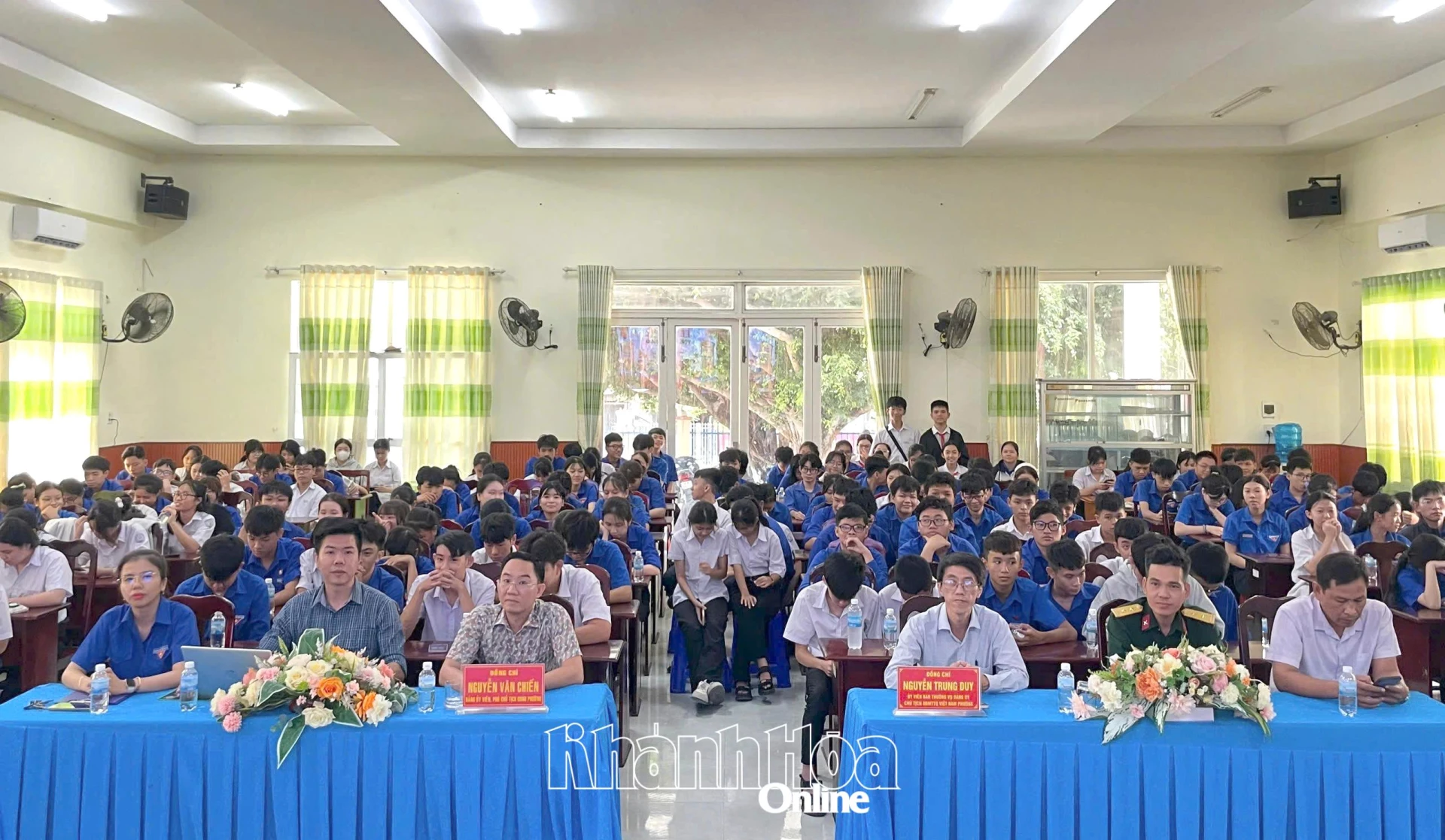 Các đại biểu dự lễ khai mạc hè năm 2026 phường Cam Linh.