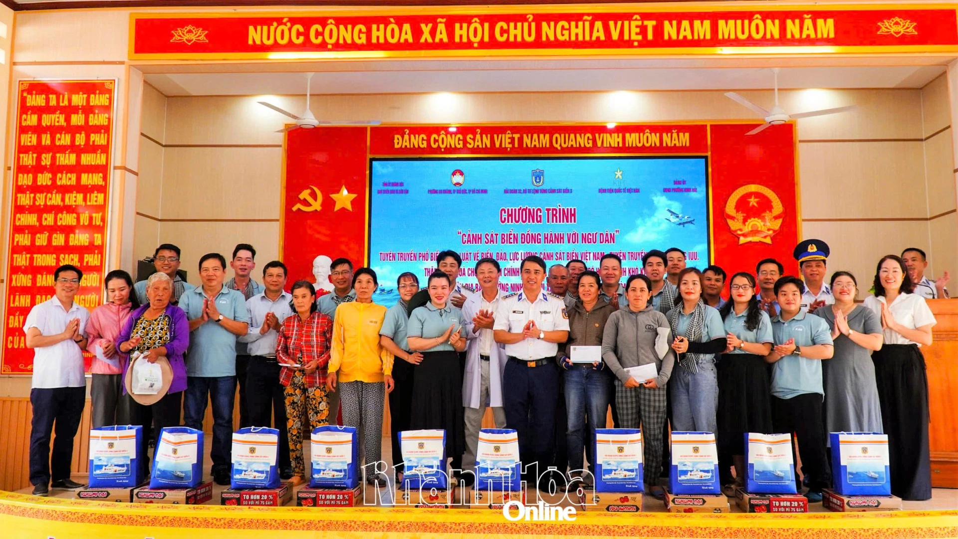 Nhiều năm qua, đơn vị duy trì hiệu quả chương trình Cảnh sát biển đồng hành với ngư dân.