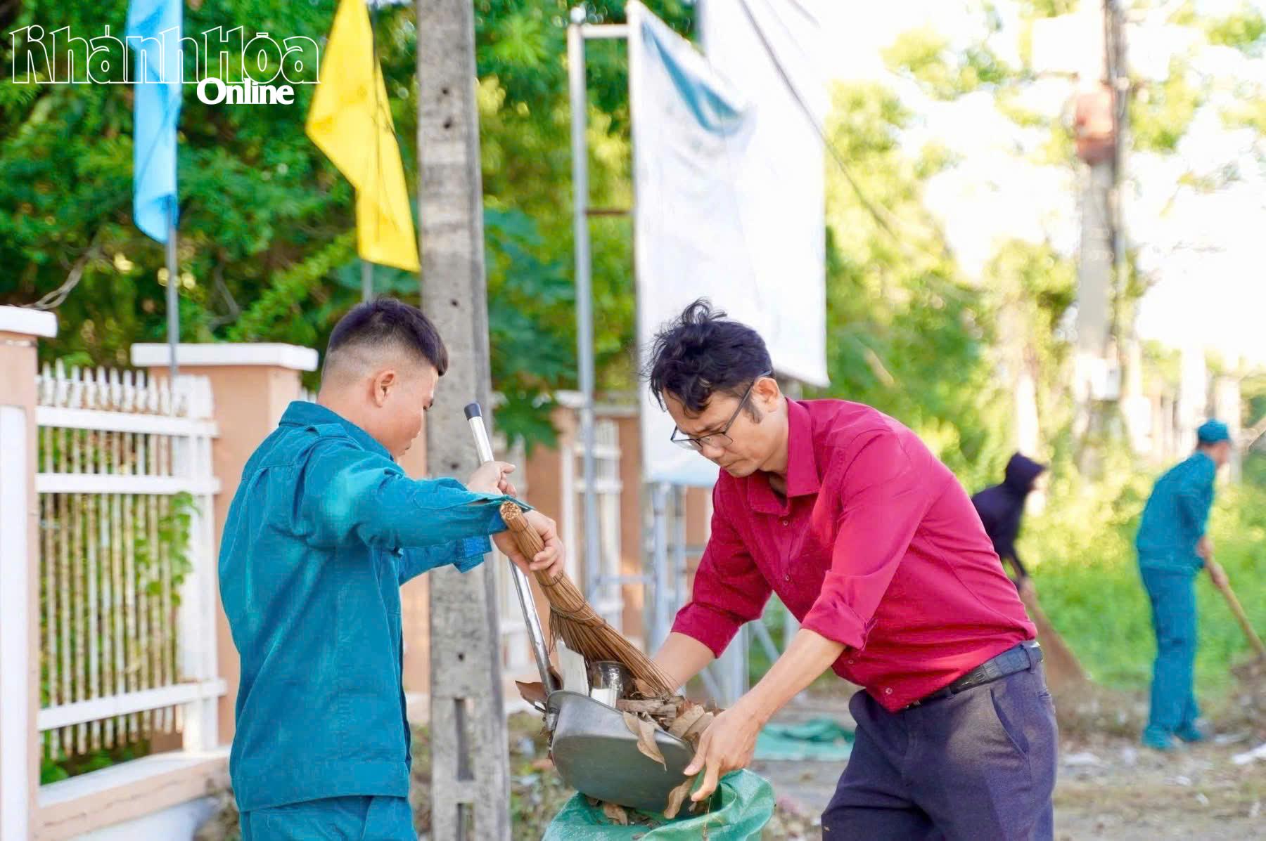 Hoạt động góp phần xây dựng cảnh quan đô thị phường Bắc Cam Ranh xanh - sạch - đẹp.