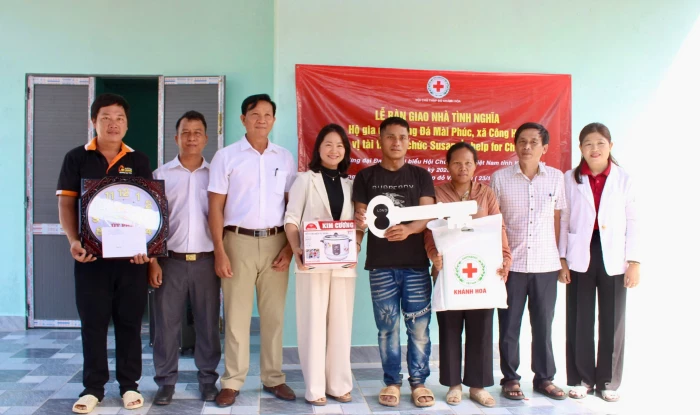 Bàn giao nhà nhân đạo cho hộ có hoàn cảnh khó khăn ở xã Công Hải