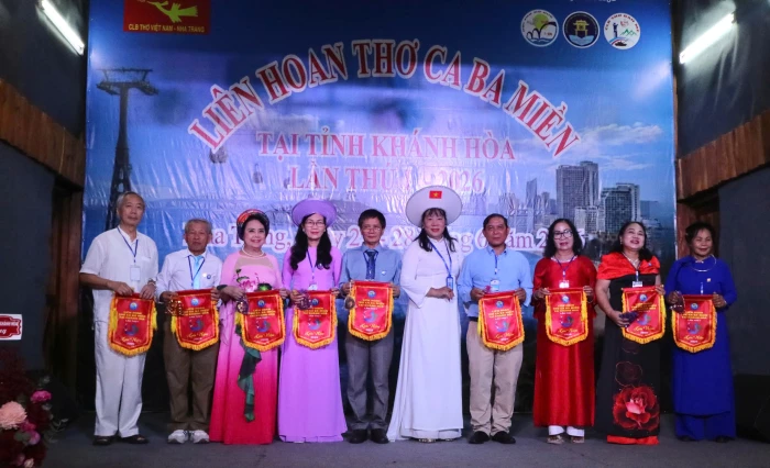 Hơn 30 hội thơ, câu lạc bộ thơ tham gia Liên hoan Thơ ca ba miền tại Khánh Hòa