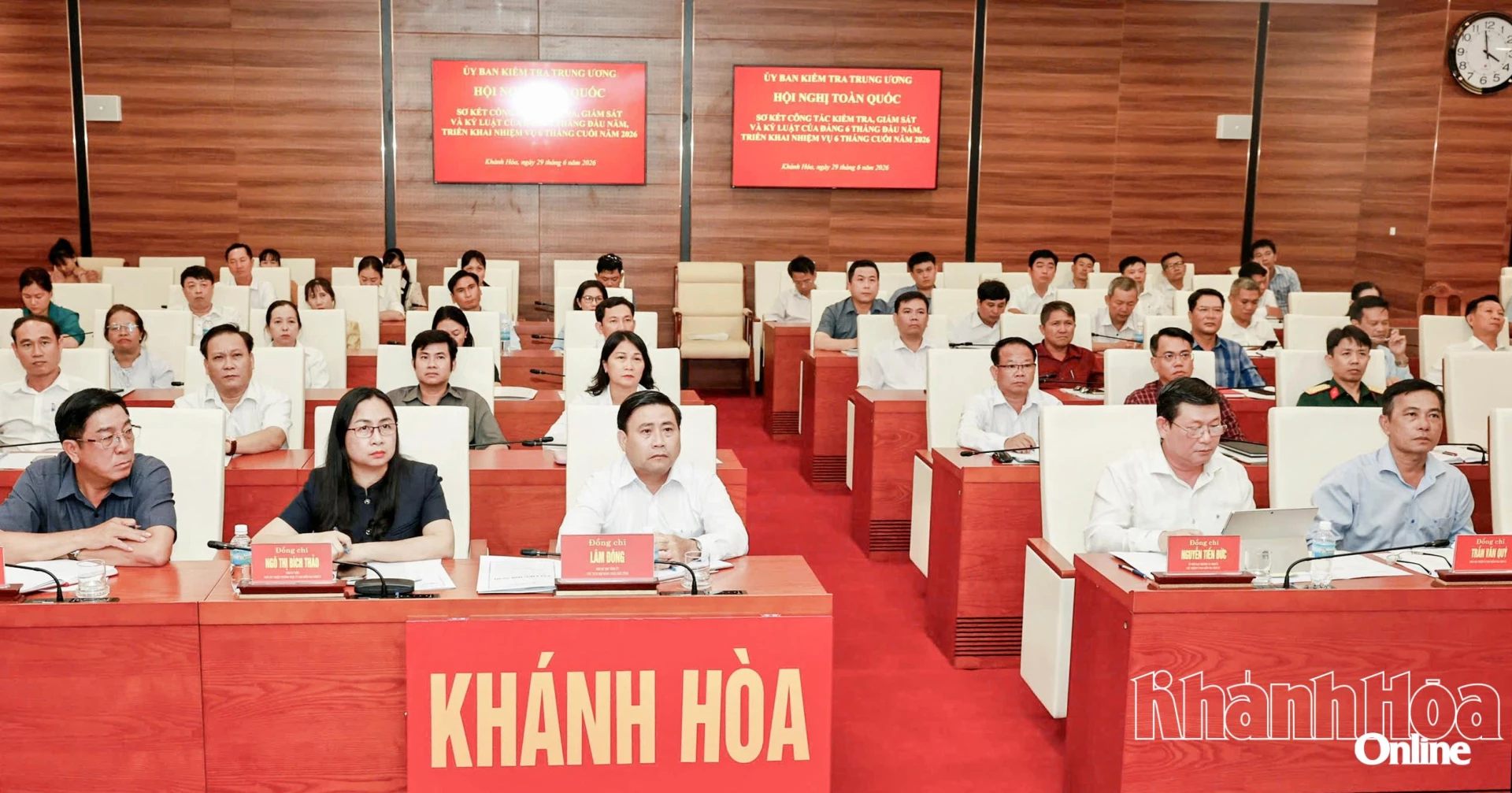Quang cảnh hội nghị tại điểm cầu Tỉnh ủy Khánh Hòa.