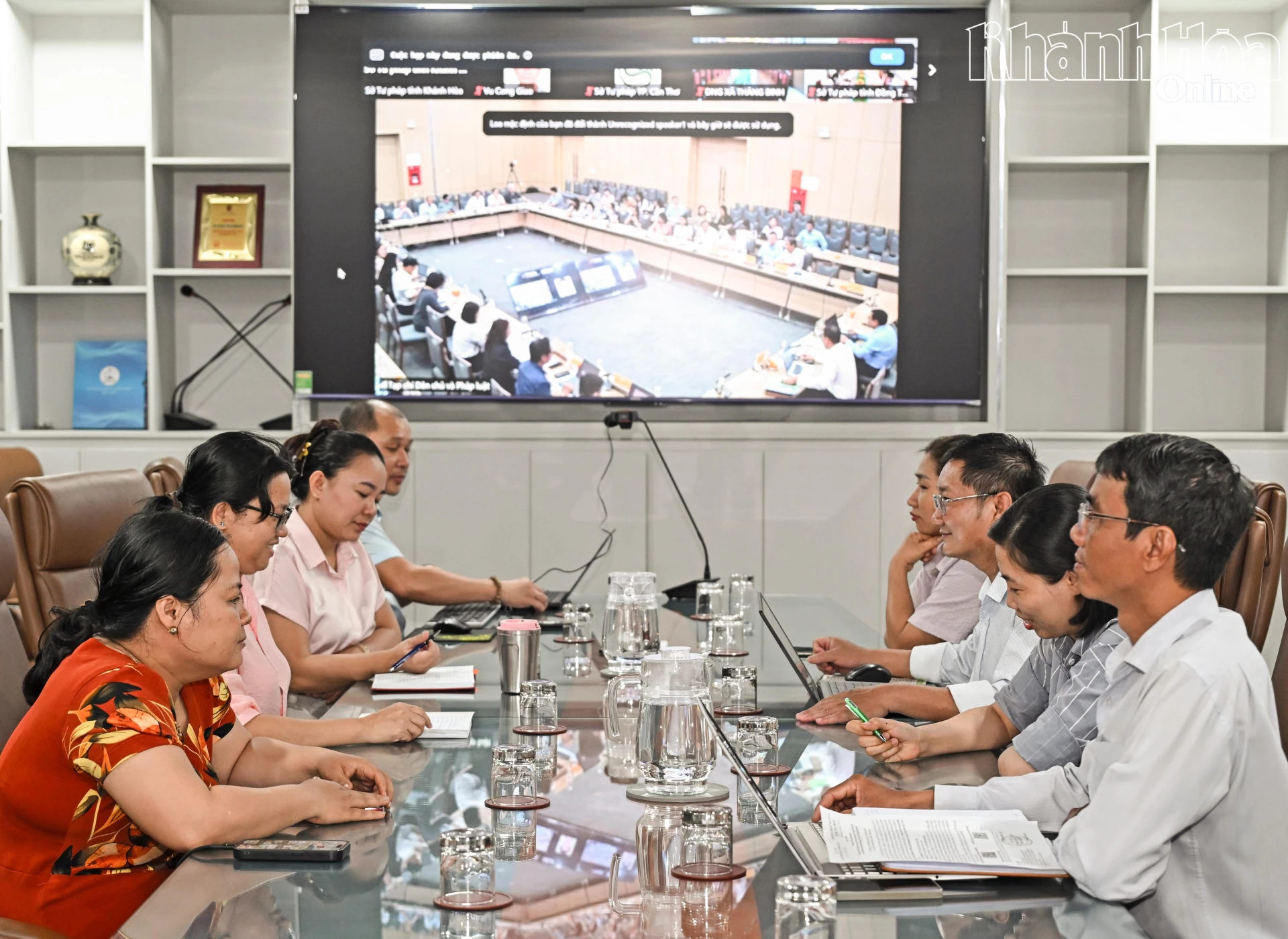 Quang cảnh hội nghị tại điểm cầu Sở Tư pháp Khánh Hòa.
