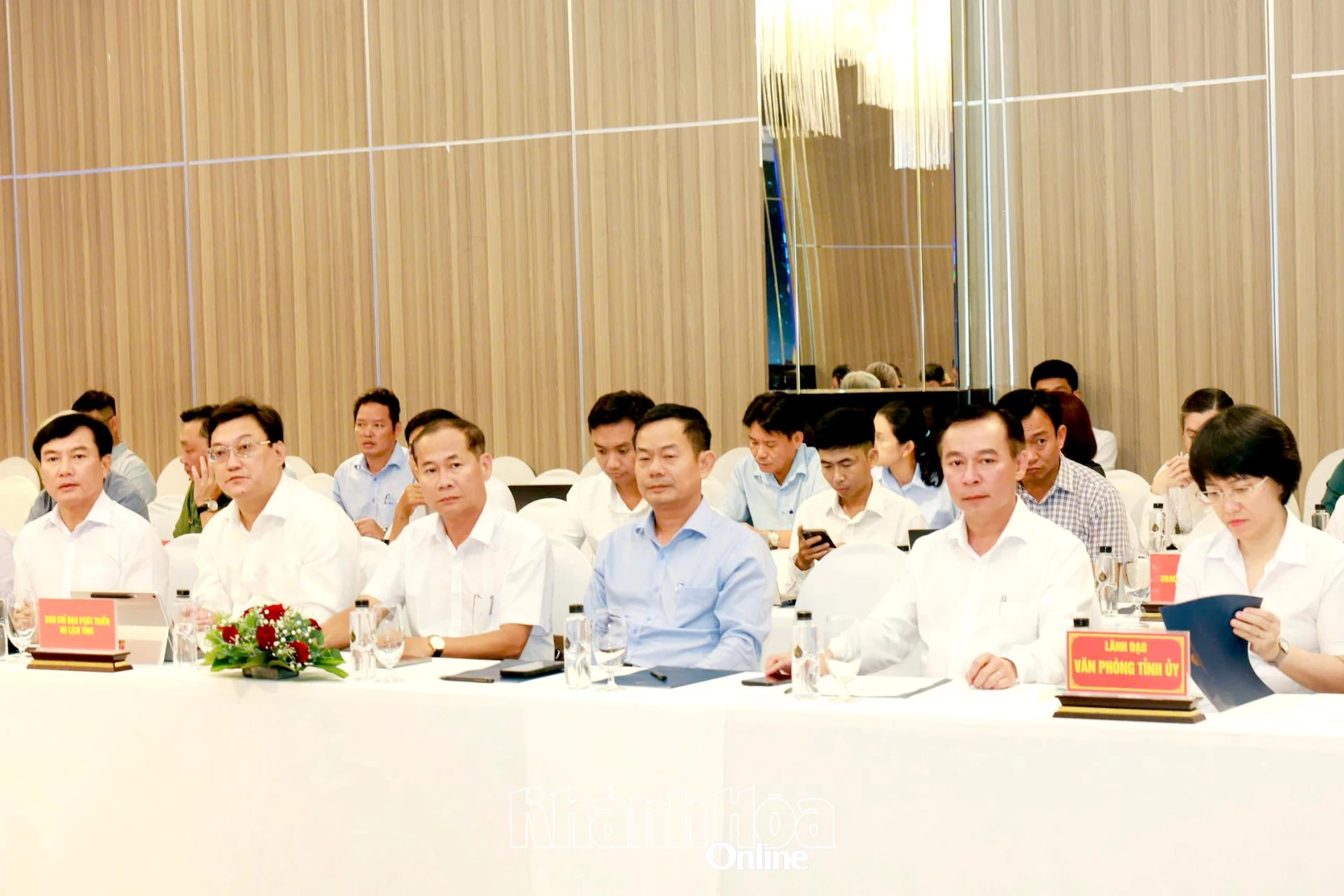 Các đại biểu tham dự hội thảo.