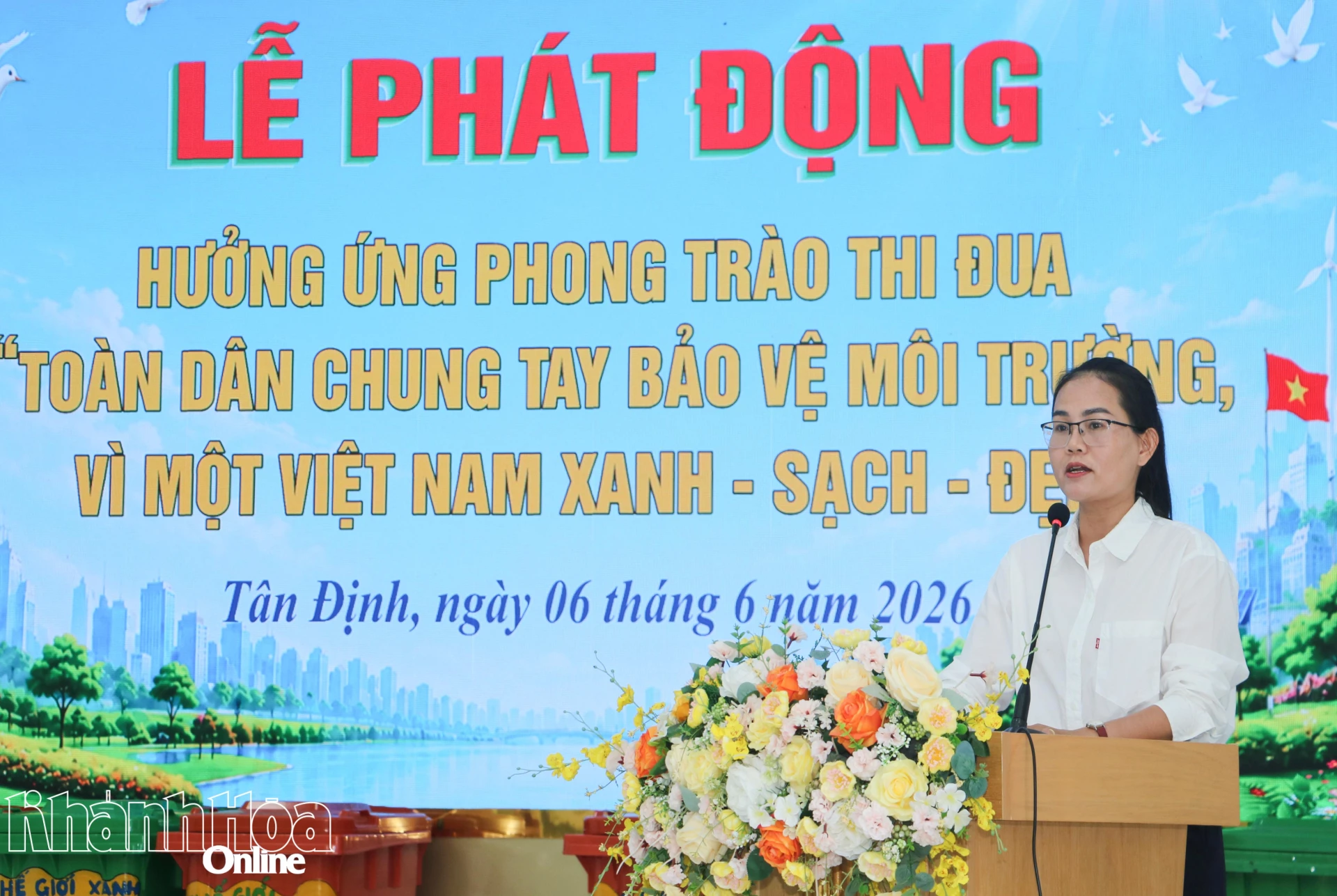 Lãnh đạo Ủy ban MTTQ Việt Nam xã đọc Lời kêu gọi của Đoàn Chủ tịch Ủy ban Trung ương MTTQ Việt Nam.