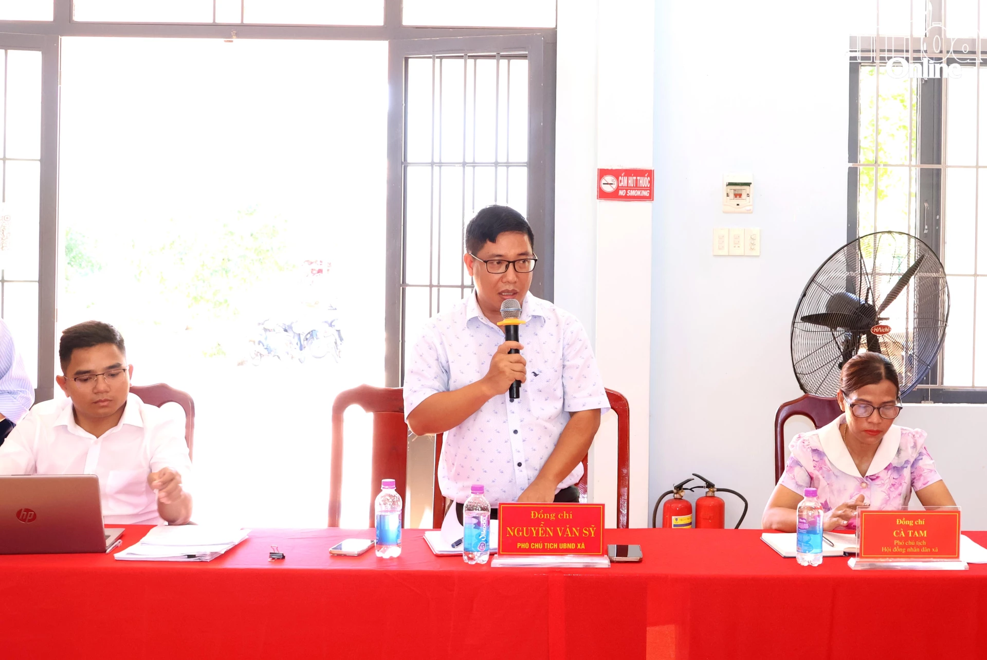 Lãnh đạo UBND xã nêu kiến nghị.