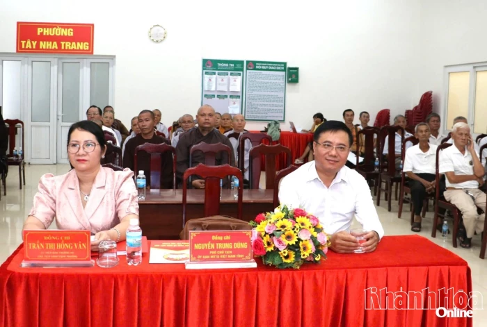 Quán triệt Nghị quyết Đại hội XIV của Đảng cho chức sắc, chức việc tôn giáo ở phường Tây Nha Trang