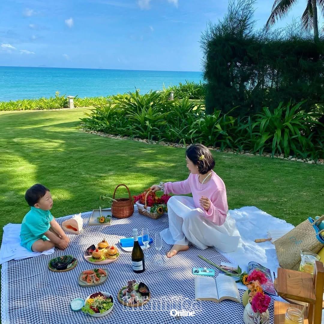 Khách Hàn Quốc nghỉ dưỡng ở Mia resort.