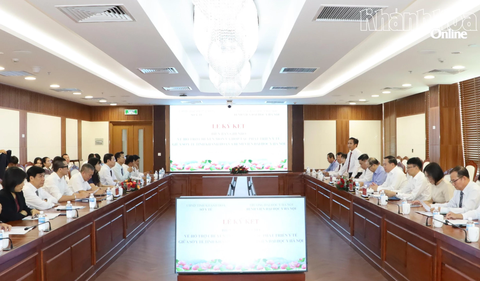 Quang cảnh buổi lễ.
