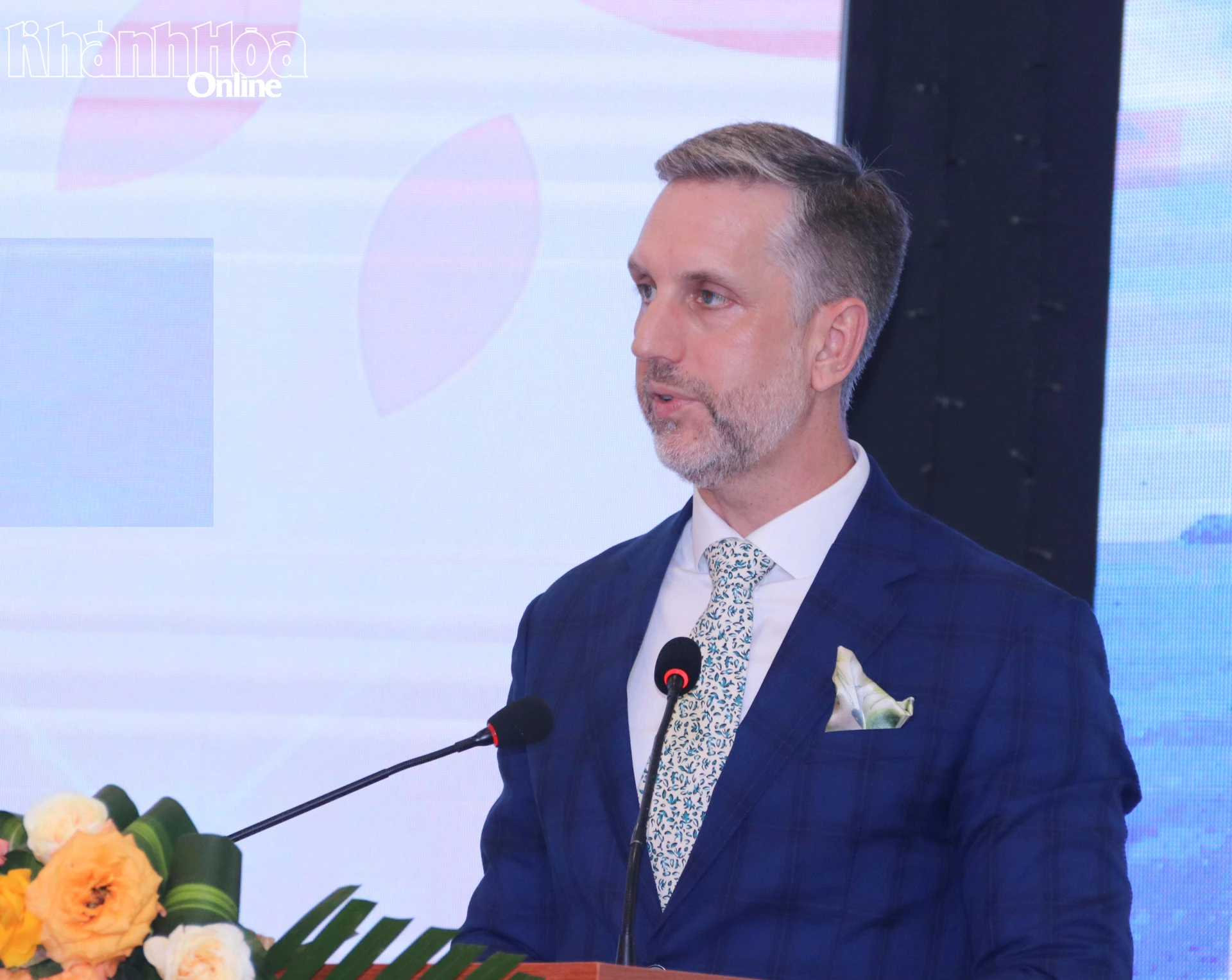 Ông Matthew David Jackson phát biểu tại lễ khởi động.