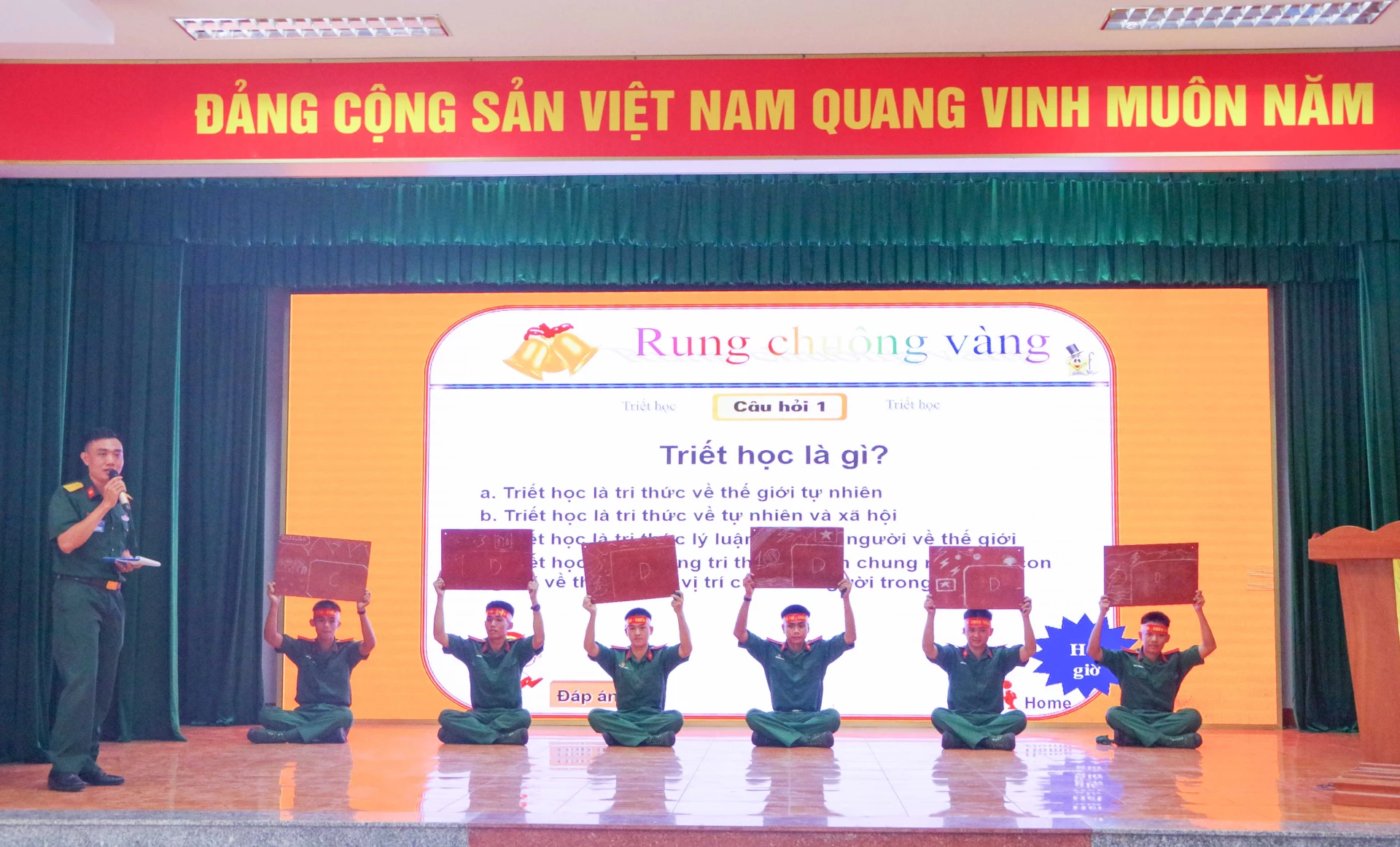 Trường Sĩ quan Thông tin tổ chức hội thi cán bộ đoàn giỏi và tuyên truyền viên trẻ
