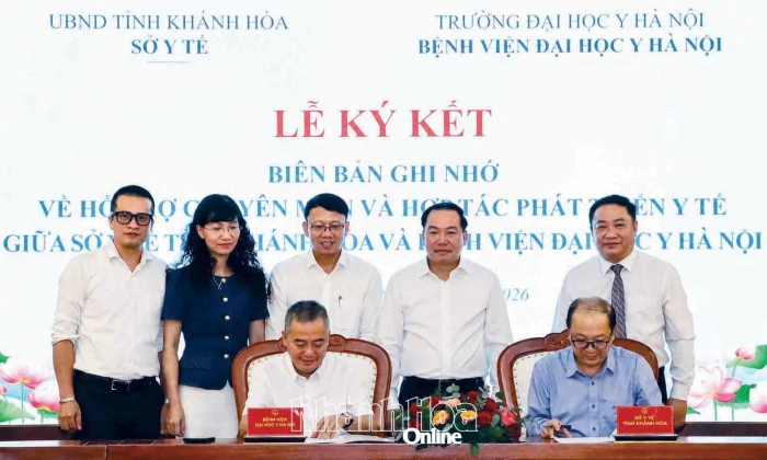 Sở Y tế Khánh Hòa và Bệnh viện Đại học Y Hà Nội ký kết biên bản hợp tác