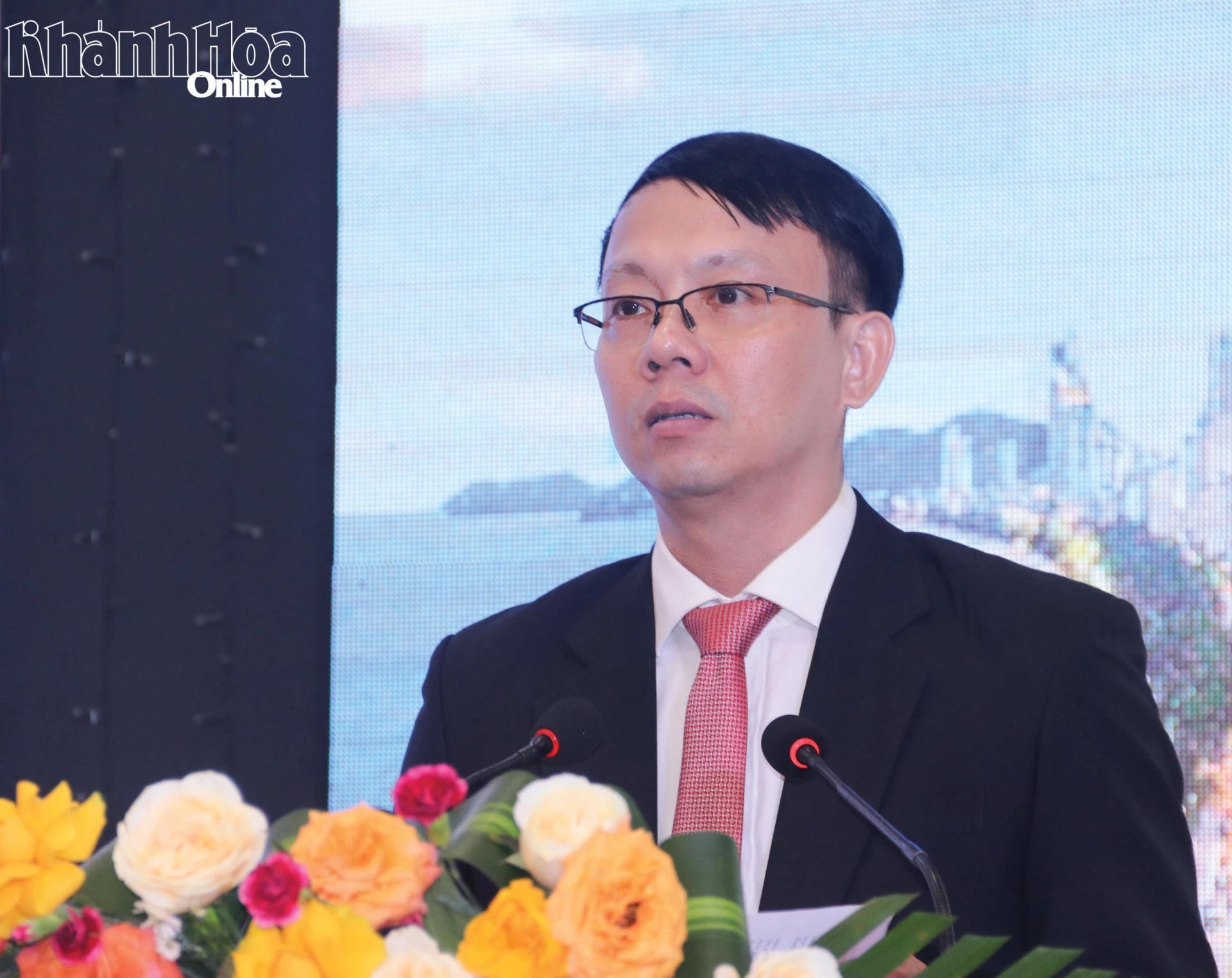 Phó Chủ tịch UBND tỉnh Nguyễn Thanh Hà phát biểu khai mạc lễ khởi động.