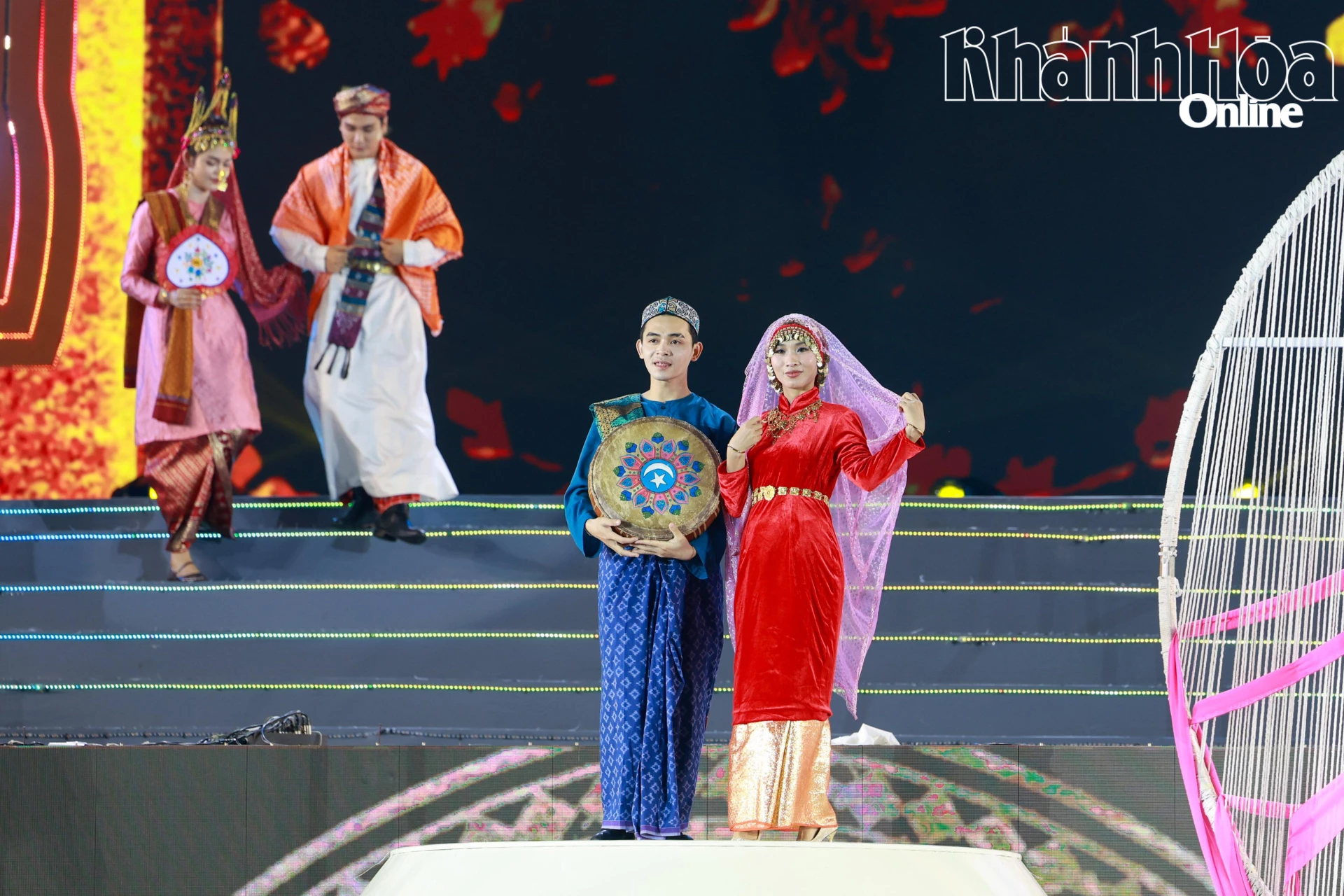 Màn trình diễn trang phục của đoàn TP. Hồ Chí Minh.