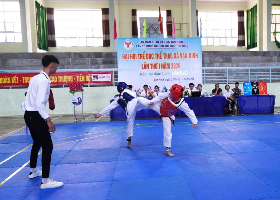 Các vận động viên thi đấu tại giải.