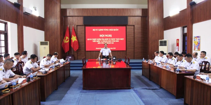 Bộ Tư lệnh Vùng 4 Hải quân kiểm tra đơn vị vững mạnh toàn diện tại Lữ đoàn 162